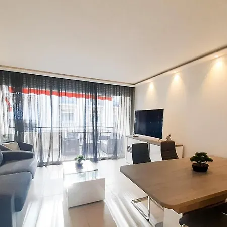 Stunning 1-br Center Appartement *