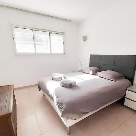 Stunning 1-br Center Appartement *